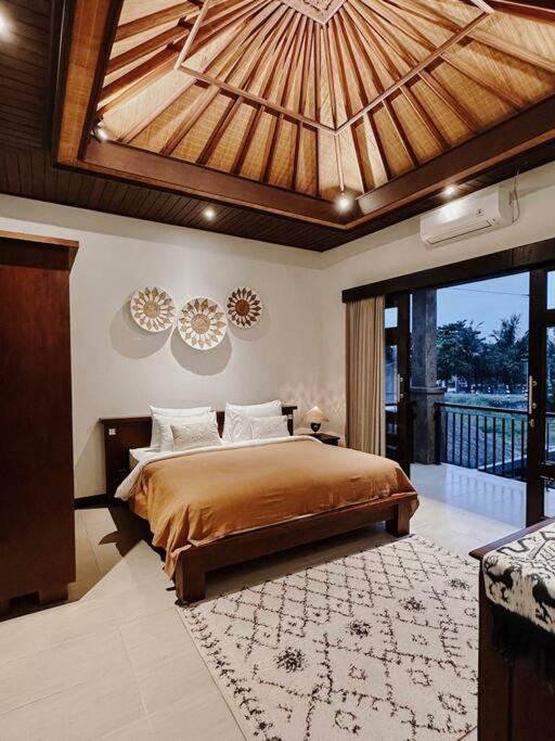 Sriwedari - Villa